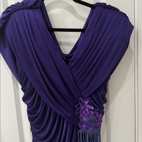 Vintage Abby Kent Elegant Purple Hooded Dress. - Picture 9 of 11
